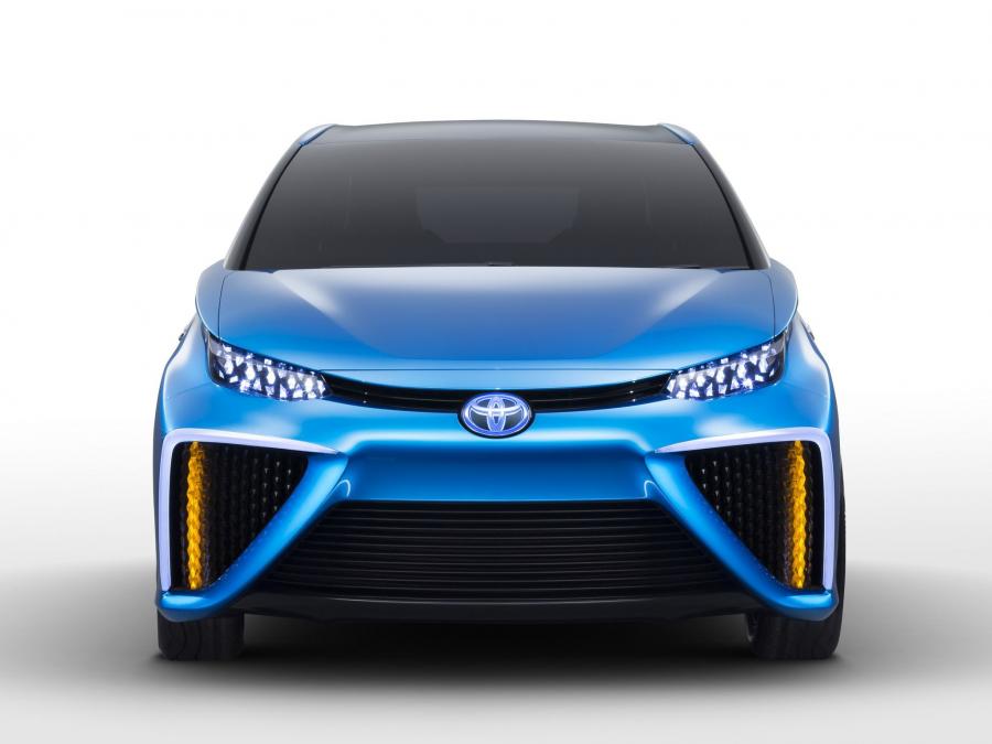  Toyota FCV Concept 2013 года  (фото 8 из 14)